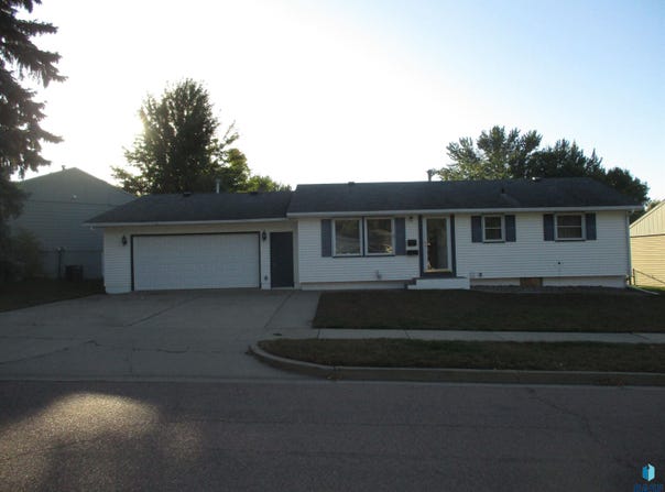 3601 E 25th St, Sioux Falls, SD 57103-3358