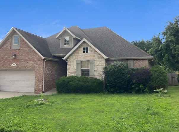 819 S Southgate Drive, Nixa, MO 65714