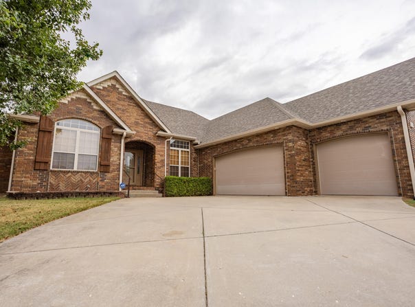 1284 Evington Court, Springfield, MO 65803