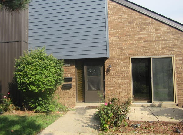 8638 N Servite Dr, Milwaukee, WI 53223