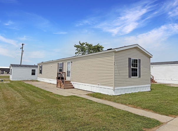 609 N Morton St, St Johns, MI 48879