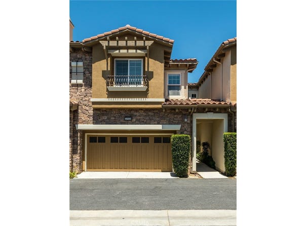 21929 Cortina, Chatsworth, CA 91311