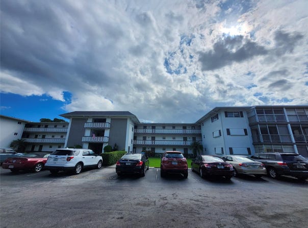 1201 Hillcrest Court, Hollywood, FL 33021