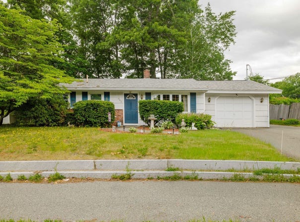 362 Hovenden Ave, Brockton, MA 02302