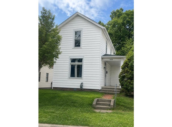 1225 E Chestnut Street, Lancaster, OH 43130