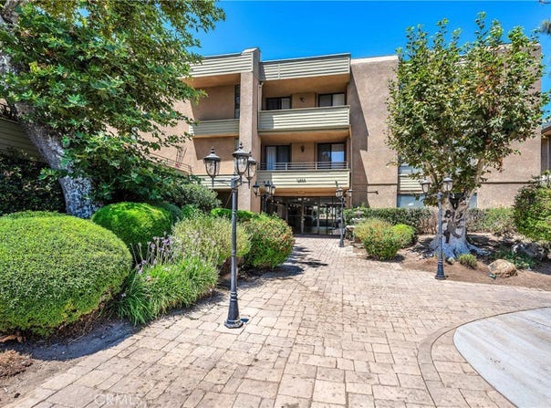 16866 Kingsbury, Granada Hills, CA 91344