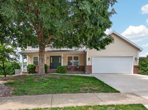 42 Ashling Court, Bloomington, IL 61704