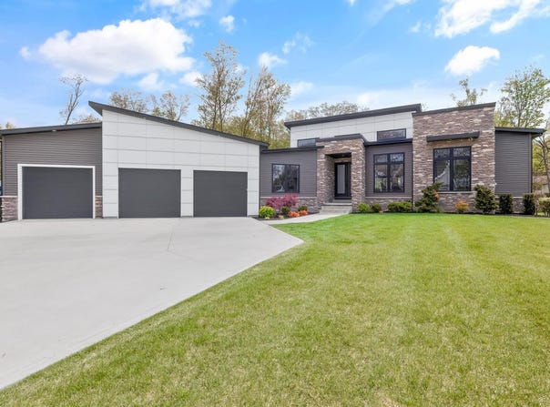 50824 Brownstone Drive, Granger, IN 46530
