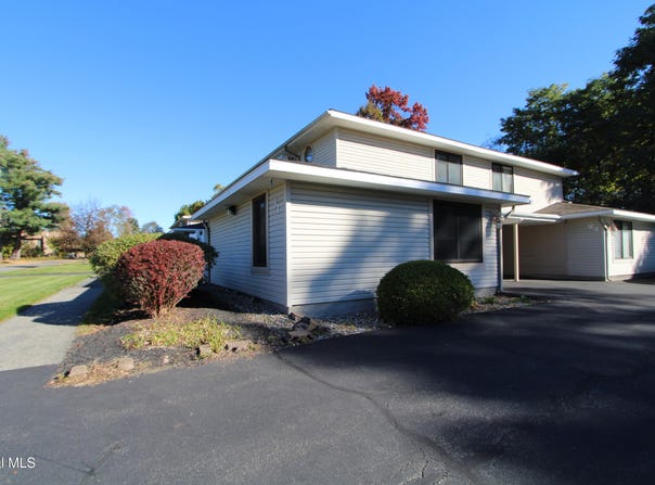 81 Yorkshire Drive, East Greenbush, NY 12061