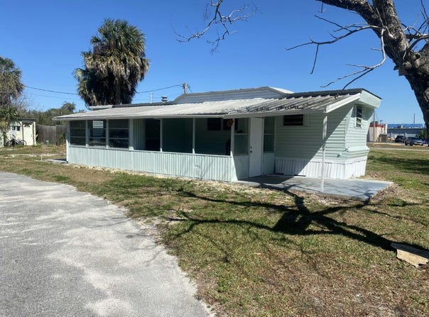 26 Circle Dr, Mount Dora, FL 32757
