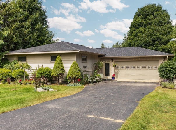 4881 Ridge Crest Road, Williamsburg, MI 49690