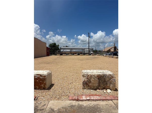 Highway 36, Rogers, TX 76569