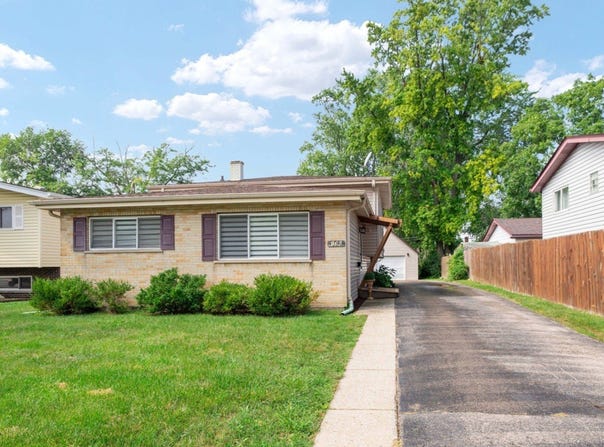 136 N MAY Street, Addison, IL 60101