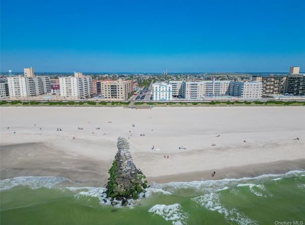 10 Franklin Boulevard, Long Beach, NY 11561