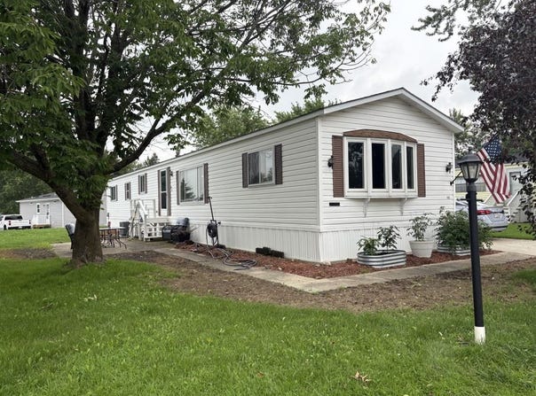 19900 128th St, Bristol, WI 53104