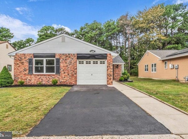 18 WHITECAP Way, BRICK, NJ 08723