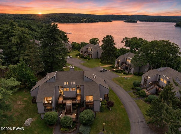 111 Green Circle, Paupack, PA 18451