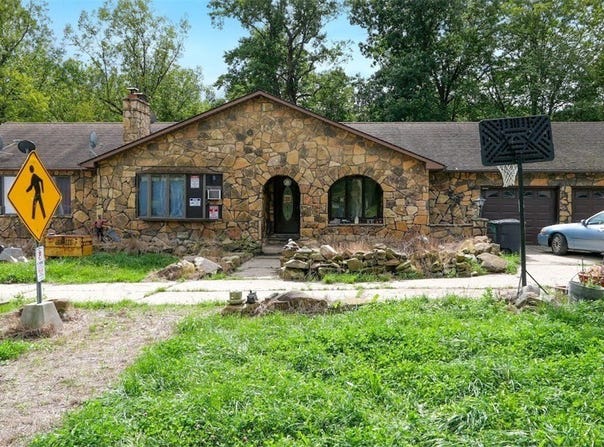 7672 Lanese Drive, Windsor, OH 44099