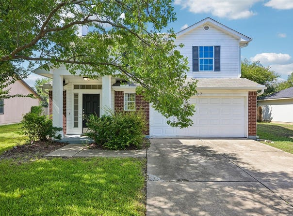 607 Sparkling Brook Ln, Leander, TX 78641