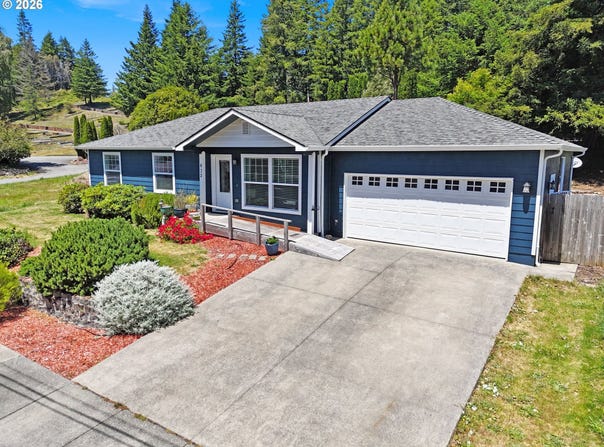 632 MEADOW Ln, Brookings, OR 97415