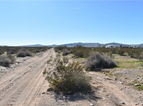 25 Frontier, Helendale, CA 92342