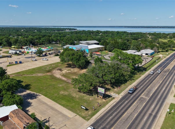 600 E Cedar Creek Parkway, Seven Points, TX 75143