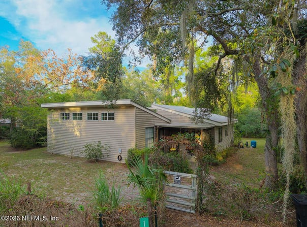 112 PENNSYLVANIA AVE, Satsuma, FL 32189