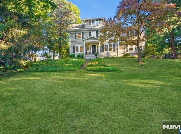 84 Arlington Avenue, Caldwell, NJ 07006