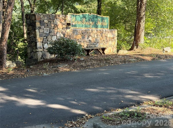 51 Barebridge Fields Road, Burnsville, NC 2874
