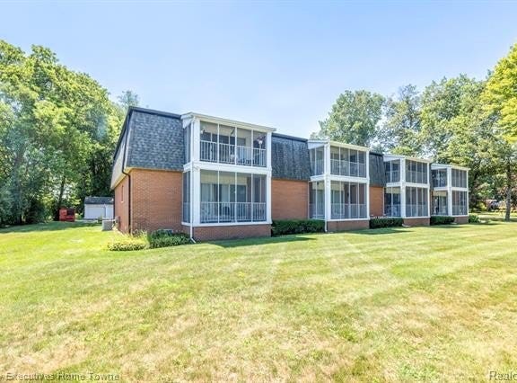 1467 Krafft Road, Fort Gratiot Twp, MI 48059