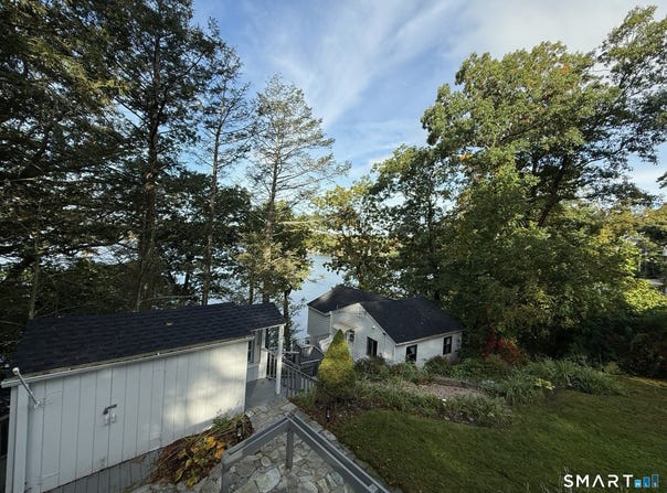 13 Wangonk Trail, East Hampton, CT 06424