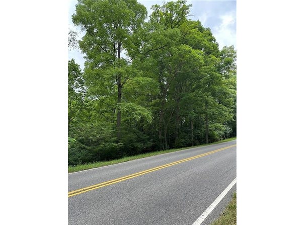 Fries Rd/Foxfire, Galax, VA 24333