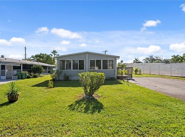308 Cape Sable Dr lot: 47, NAPLES, FL 34104