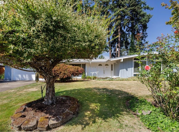 512 CARDINAL Way, Springfield, OR 97477