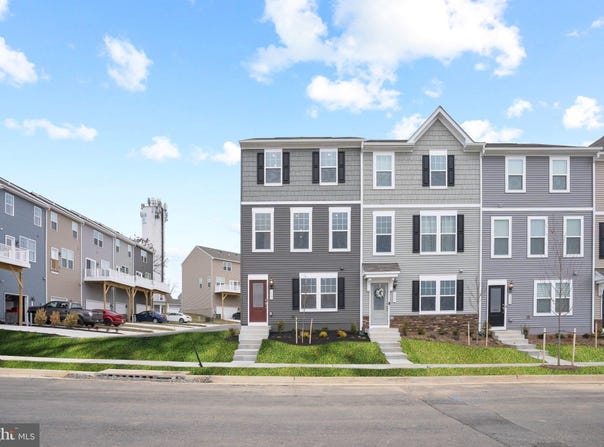 32 DEMOCRACY Mews, RANSON, WV 25438