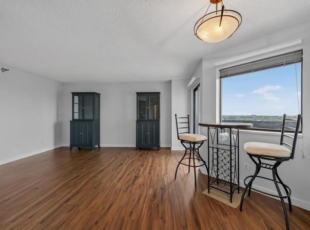 78 10th Street E, Saint Paul, MN 55101