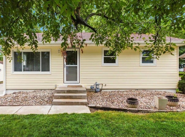 110 ROBIN Road, COUNCIL BLUFFS, IA 51503