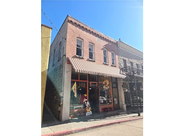87 Spring Street, Eureka Springs, AR 72632