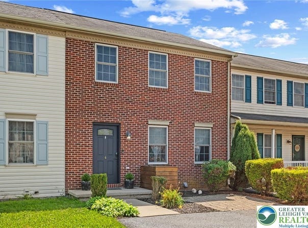4 Claires Way, PA 17026