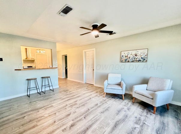 401 ELM Avenue, Dumas, TX 79029-2808