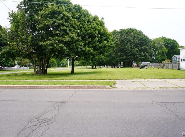 101 E 10th Street, Oswego, NY 13126