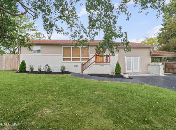 711 Cooper Ave, Rockwood, TN 37854