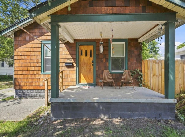 326 W Robert Avenue, Hazel Park, MI 48030