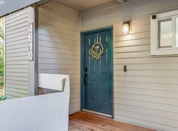 4610 Lower Dr, LakeOswego, OR 97035