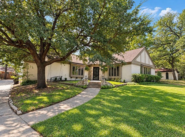 240 Timberlake Drive, Azle, TX 76020