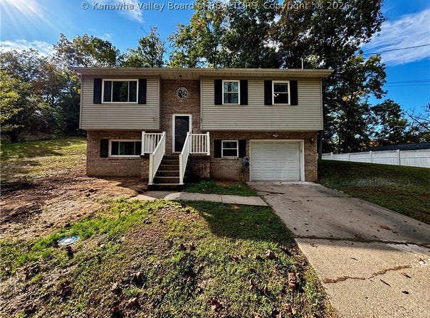 51 Beaver Drive, Hurricane, WV 25526