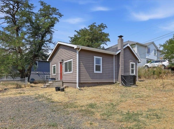 2929 E Jackson Ave, Spokane, WA 99207