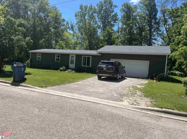 380 E North Street, Standish, MI 48658