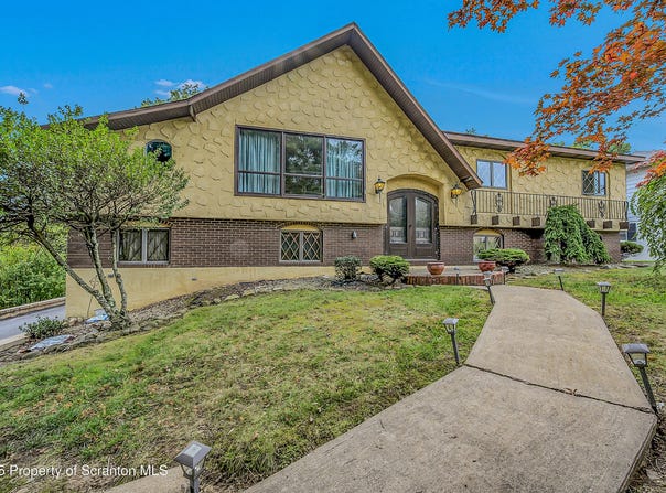 736 Oak Street, Taylor, PA 18517