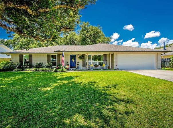 102 E Oaklawn Drive, Thibodaux, LA 70301